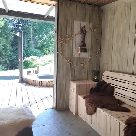 בית נופש Maison Stijn, Les 3 Etoiles D'auvergne Égliseneuve-dʼEntraigues