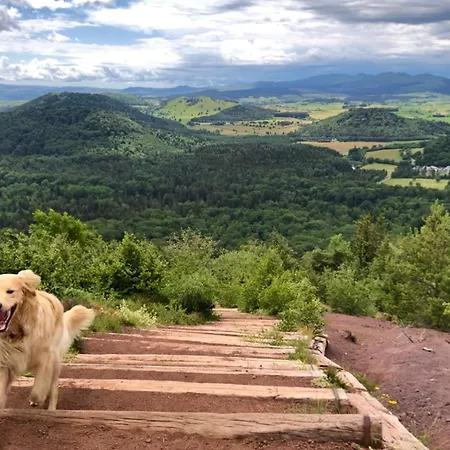 Maison Stijn, Les 3 Etoiles D'auvergne בית נופש *